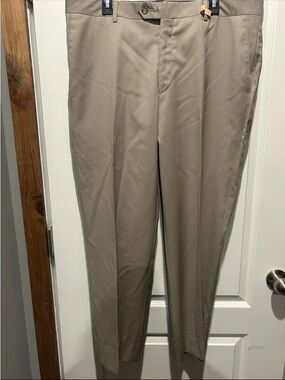 Jos. A. Bank Men's Flat-Front Dress Pants in Khaki